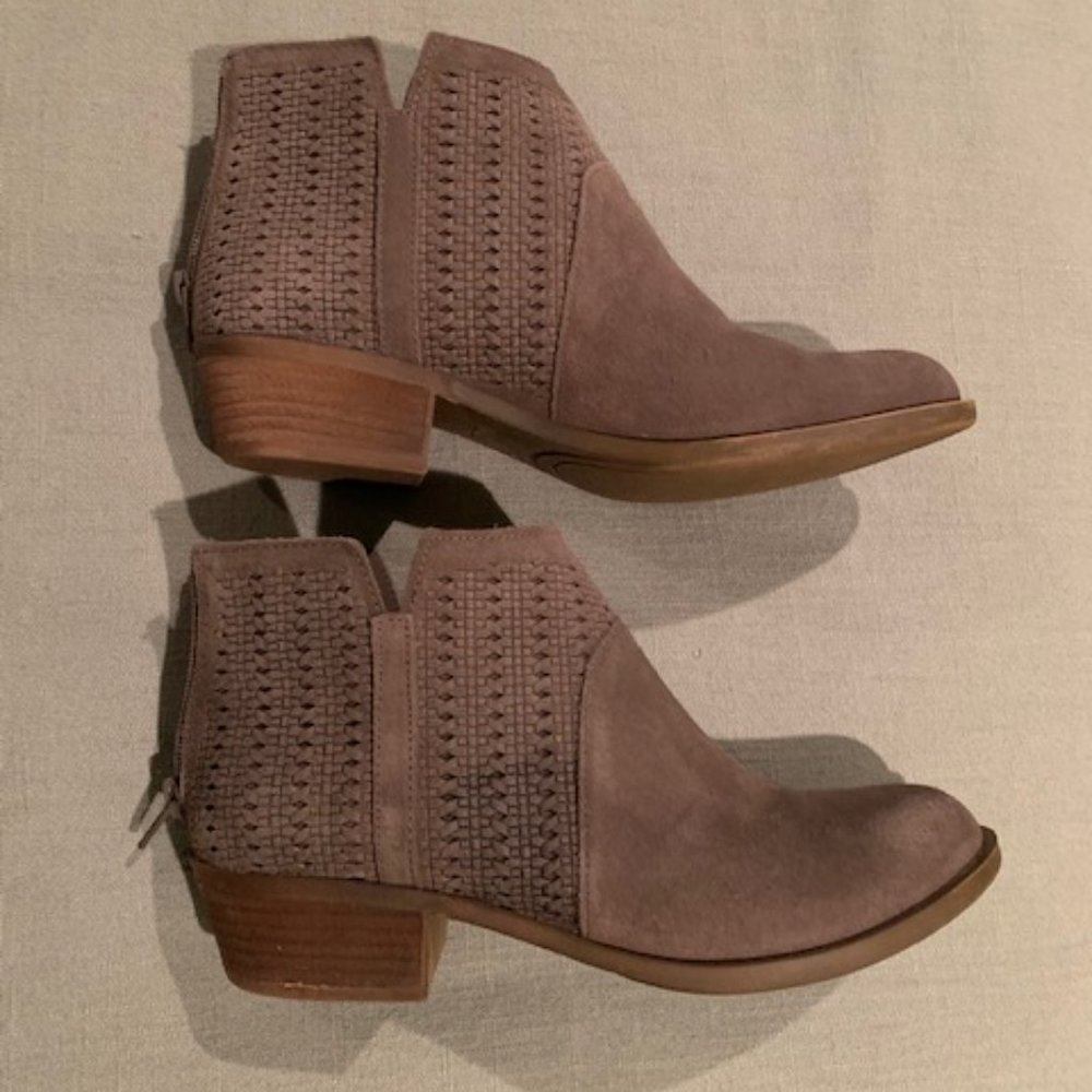 Dark grey Kensie boots size 8.5